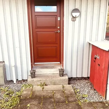 Lejlighed/raekkehus Med Adgang Til Pool.