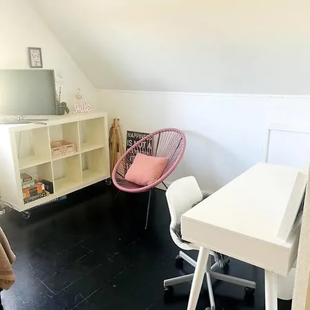 Lejlighed/raekkehus Med Adgang Til Pool. Apartman *