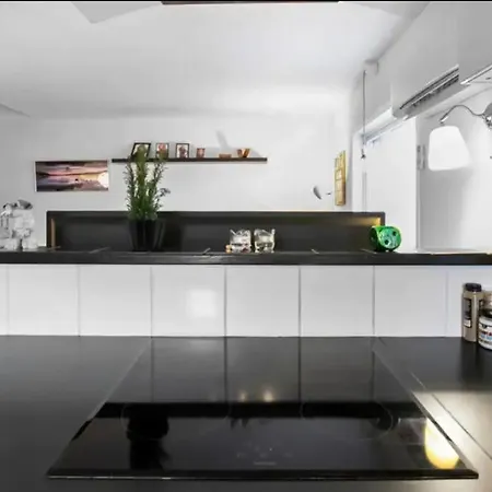 Lejlighed/raekkehus Med Adgang Til Pool.