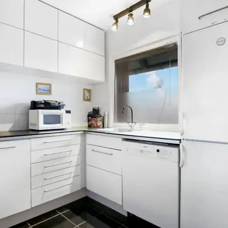 Lejlighed/raekkehus Med Adgang Til Pool. Vipperod