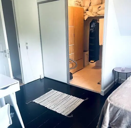 Lejlighed/rækkehus Med Adgang Til Pool. Lejlighed